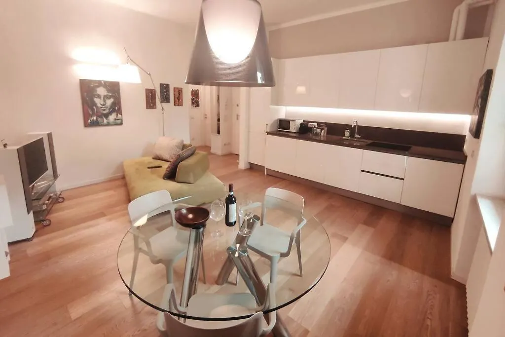 Artist'S House ✱✱✱✱✱ 1K_Home Верона 0*,  Италия